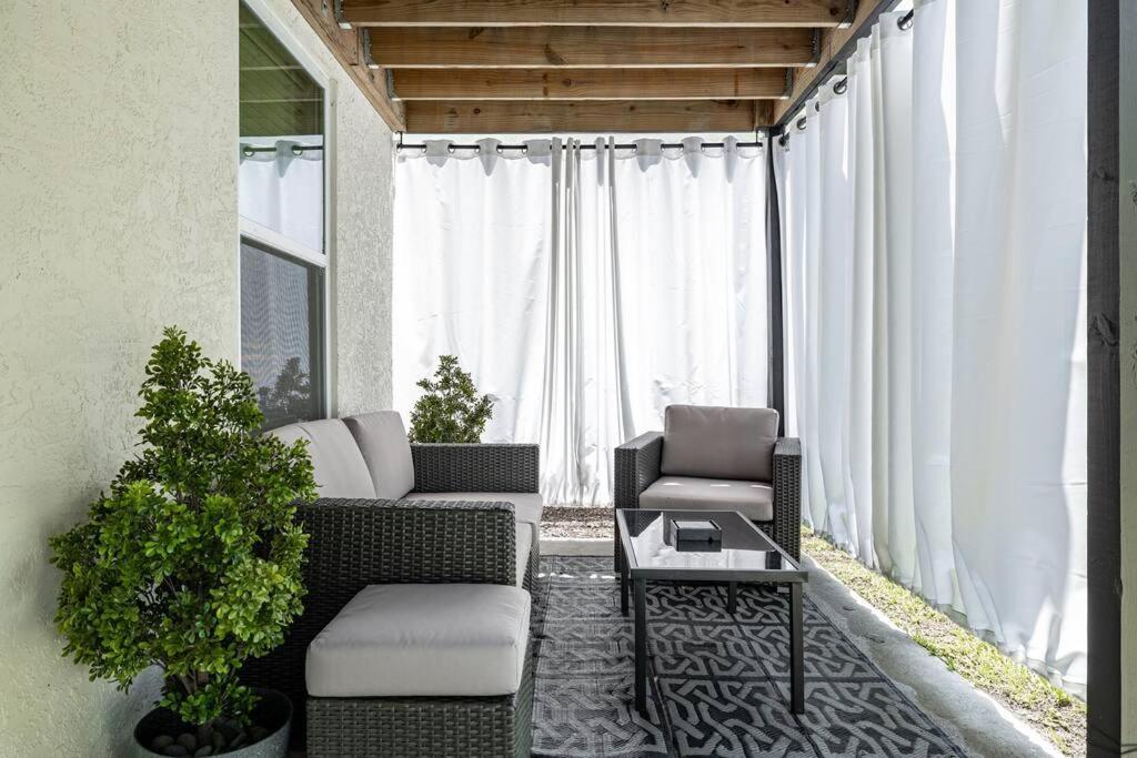 탬파 Grand Oaks Terminal In The Heights 아파트 외부 사진